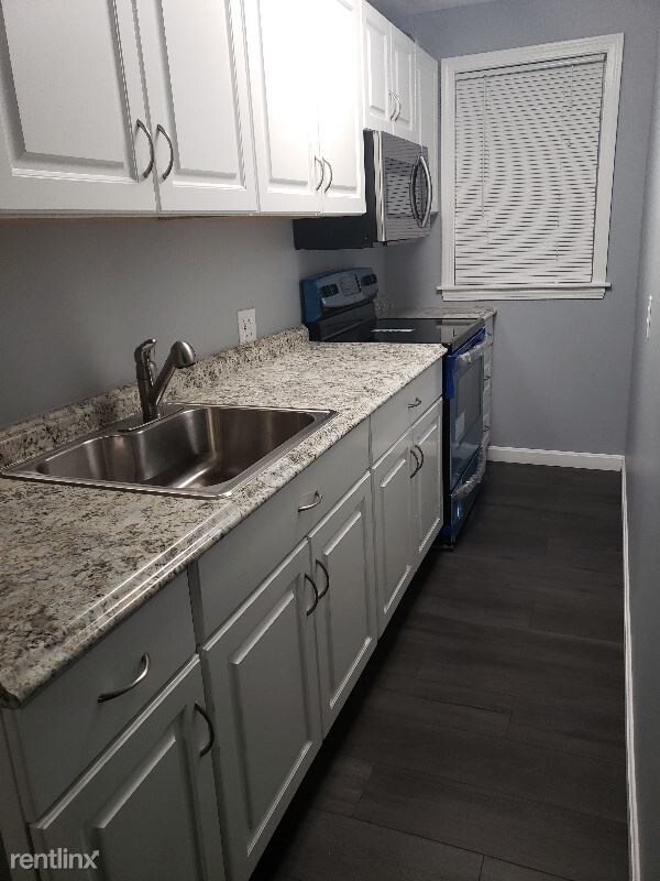 Building Photo - 3 br, 1 bath Apartment - 25 lockwood st