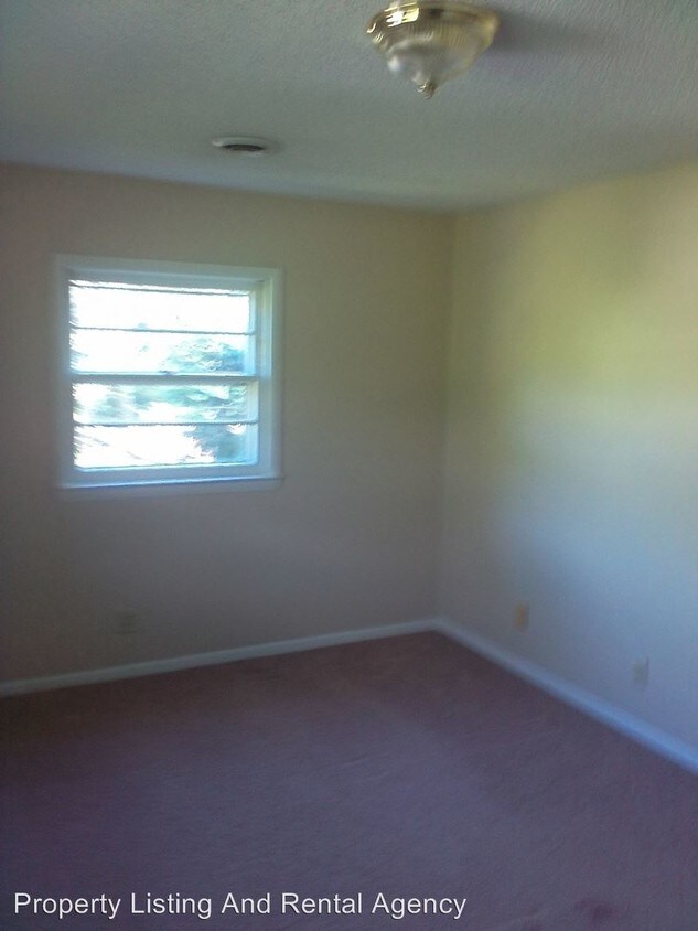 Building Photo - 4 br, 2.5 bath House - 221 Sequoyah Drive