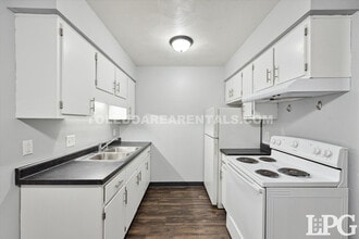 Building Photo - 6020 Secor Rd