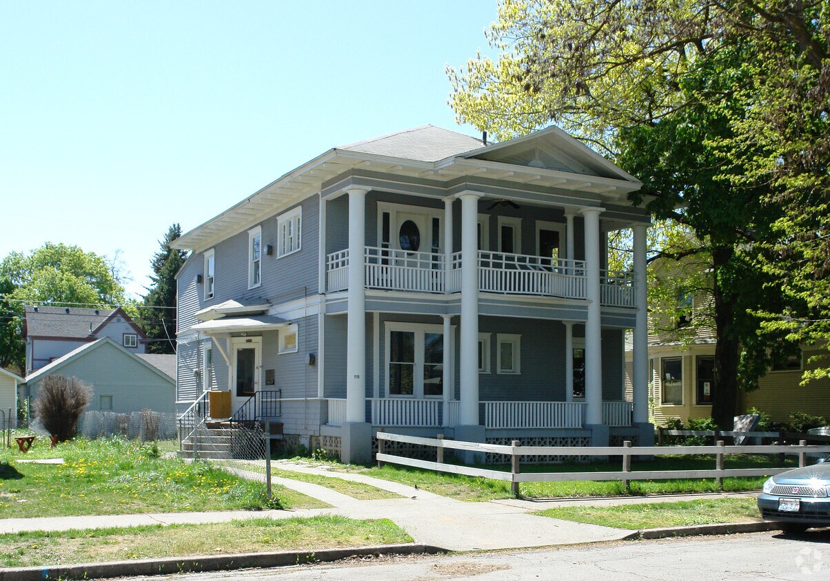 Foto del edificio - 1119 W Augusta Ave