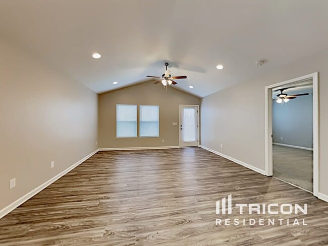 Building Photo - 4201 Broadstairs Dr SW