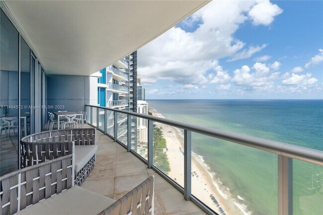 Foto del edificio - 17001 Collins Ave