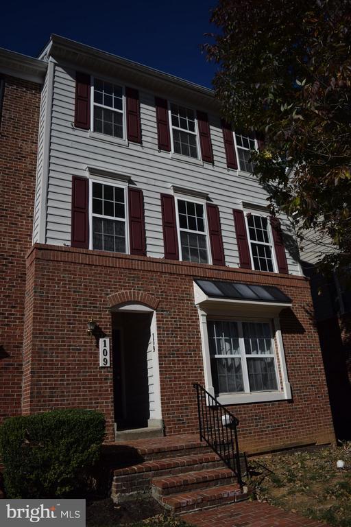 Foto del edificio - 109 Pasture Side Pl