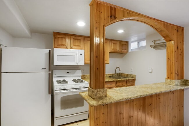 Building Photo - Denver - Charming 2 Bedroom / 1 Bath Apart...