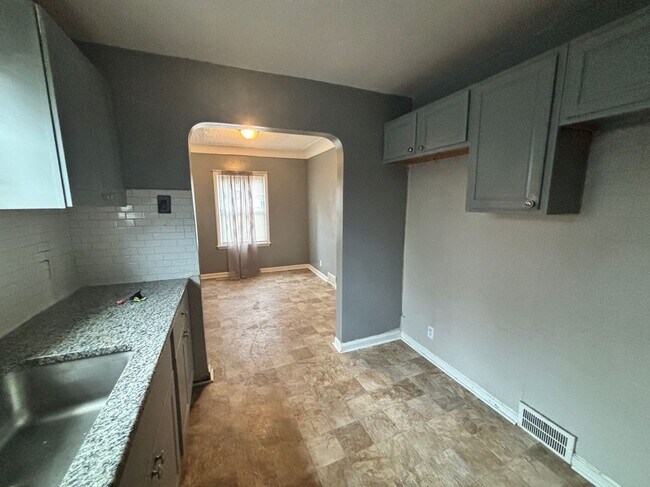 Foto del edificio - 15596 Eastwood St