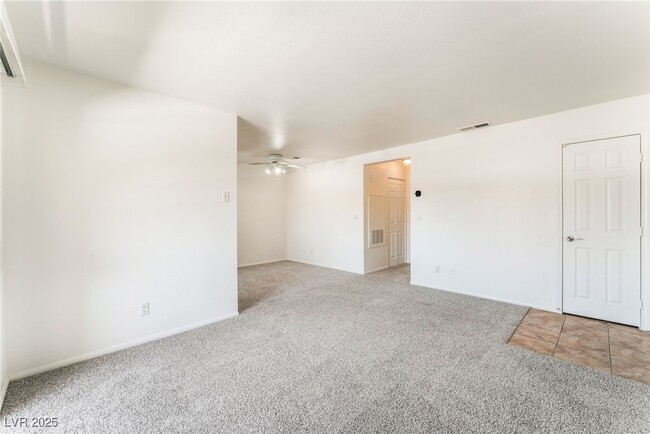 Building Photo - 7300 W Pirates Cove Rd