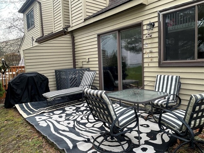 Building Photo - 36 Sycamore Ct