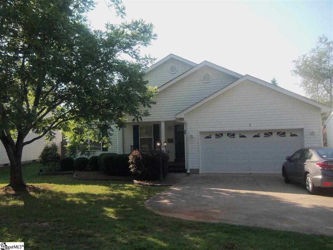 25 Watkins Bridge Rd, Greenville, SC 29617 House Rental in Greenville