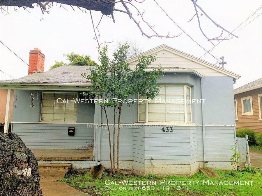 Primary Photo - ~ Amazing 2 bed 1 bath Charmer! SFR ~
