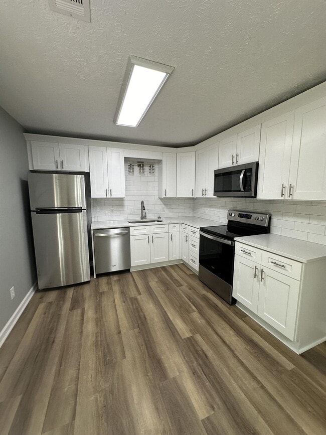Building Photo - 1424 Whitfield Park Cir