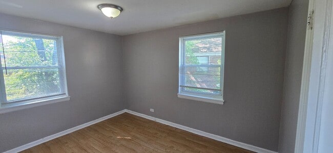 Building Photo - Charming 3-Bedroom Home with Basement in J...