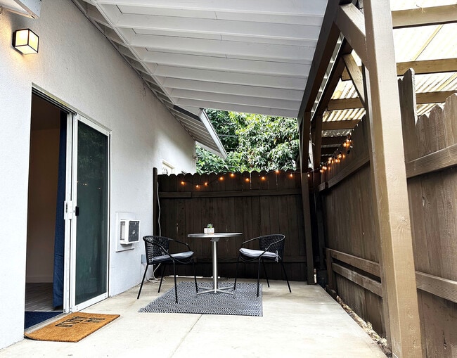Building Photo - 2474 New York Dr