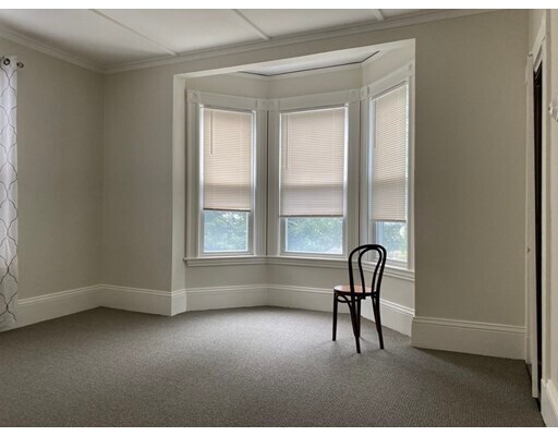 Foto del edificio - 110 Grovers Ave