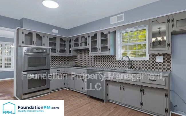 Building Photo - 4285 Dianne Dr