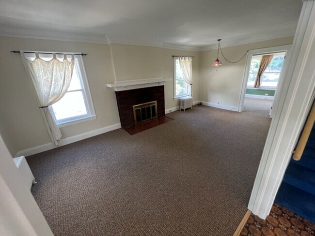 Building Photo - Duluth MN - 5 Bed - 2 Bath