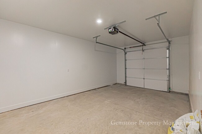 Building Photo - ASK ABOUT MOVE IN SPECIALS - HOME SWEET HO...