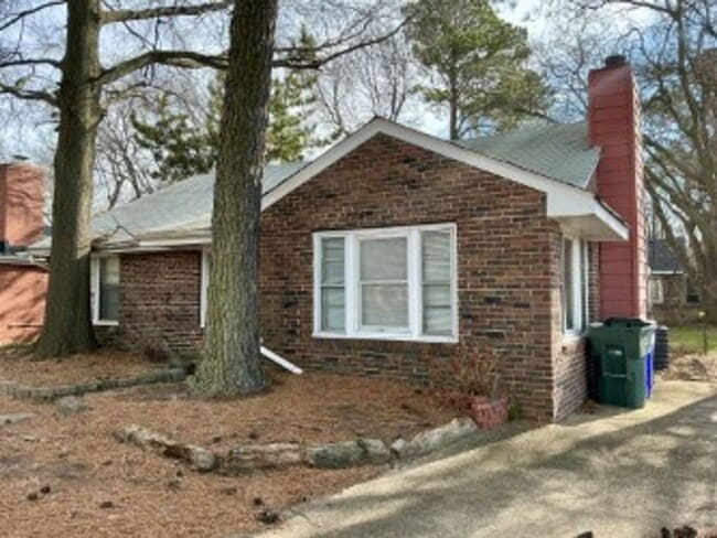 Photo - Larchmont House