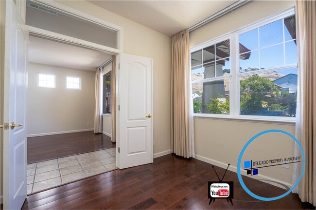 Building Photo - North Vallejo Home Available Now!