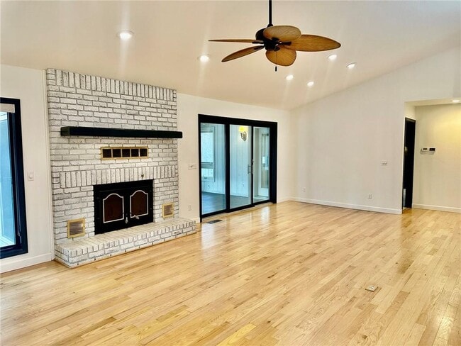 Foto del edificio - 4 Lois Ln