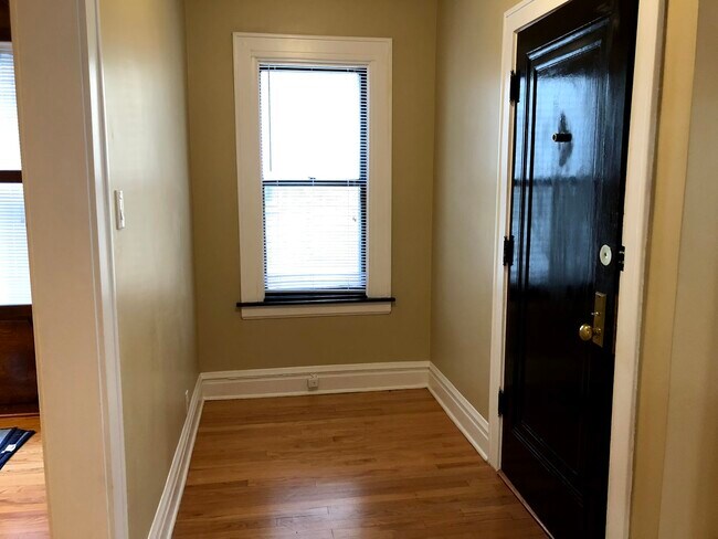 Foto del edificio - 7359 N Hoyne Ave