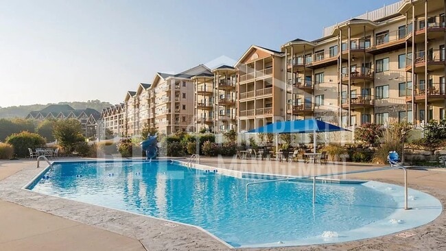 Building Photo - Lake Front! 2 Bedroom Condo in Hollister