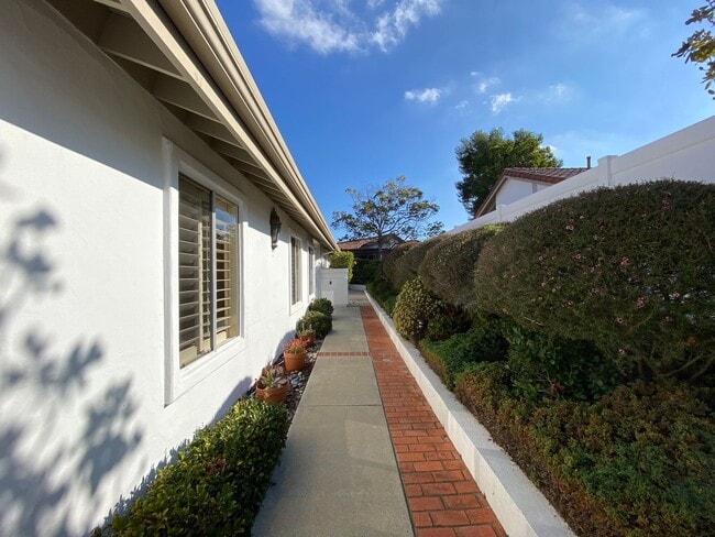 Foto del edificio - 2bd/2bth within the Ocean Hills Country Club!