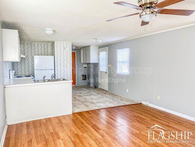 Foto del edificio - 126 Radford Dr