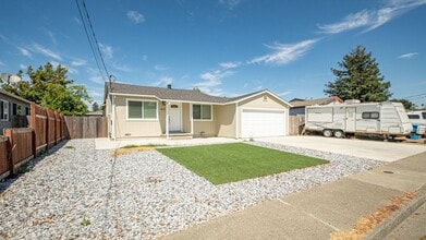 Building Photo - 414 Rio Del Mar