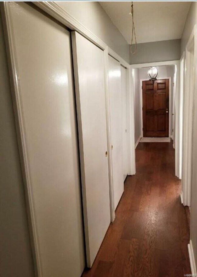 Foto del edificio - 2461 Price St