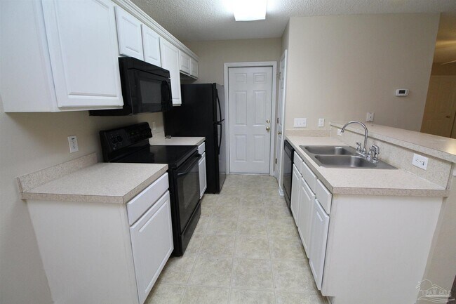 Building Photo - 10605 Wilderness Ln