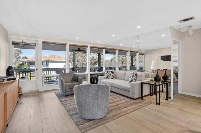 Building Photo - 19811 Boca W Dr