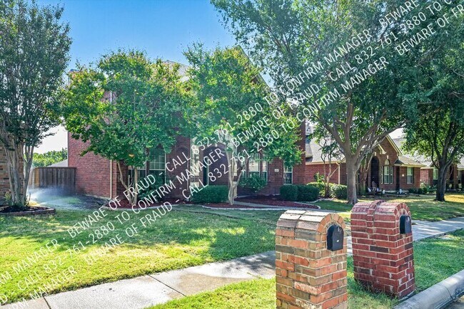 Foto del edificio - 12330 Red Hawk Dr