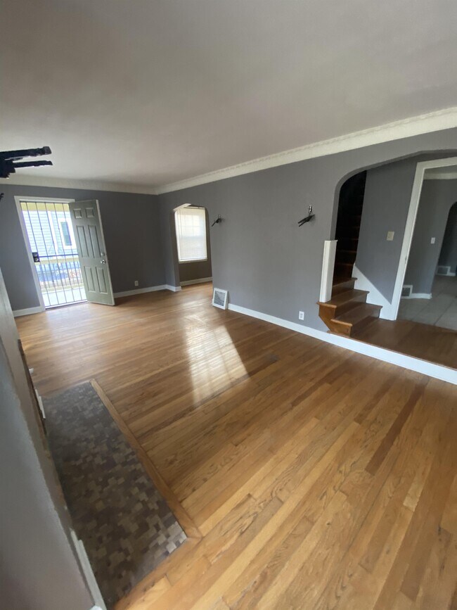 Building Photo - 7224 Highland Ave