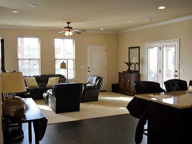 Foto del edificio - 538 N Keats Dr