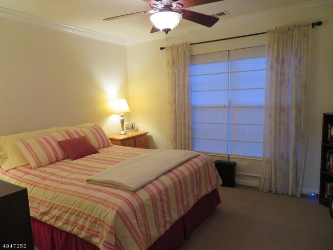 Foto del edificio - 138 Old Farm Dr