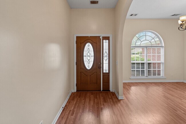 Foto del edificio - Beautiful 4-Bedroom Home with Lagoon Views in Pooler's Arbors at Godley Station