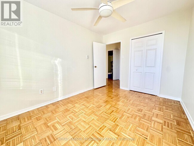 Building Photo - 55 Isabella St