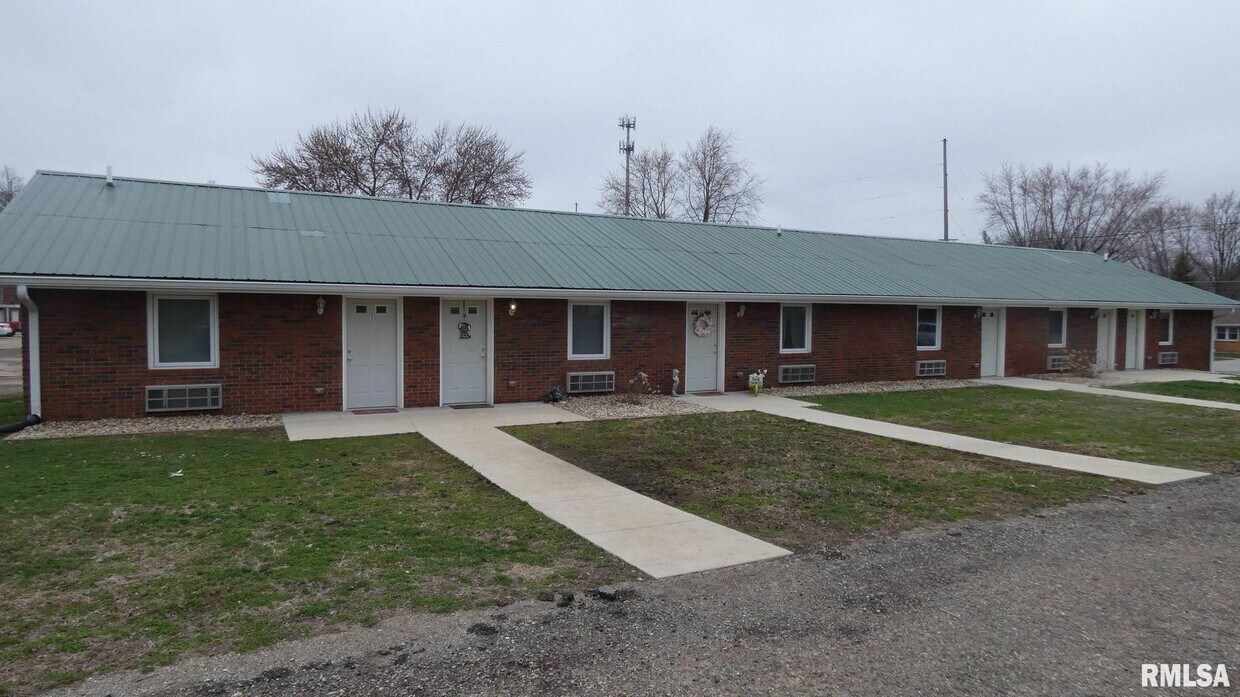 1904 Sheridan Rd Unit 6, Pekin, IL 61554 Apartment for Rent in Pekin