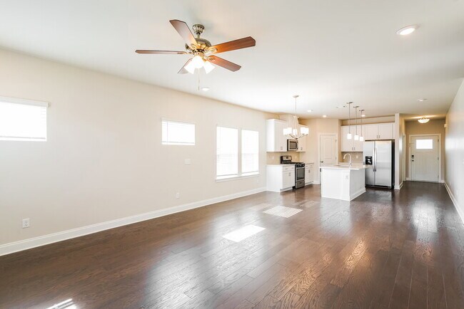 Building Photo - 1314 Tulip Ct