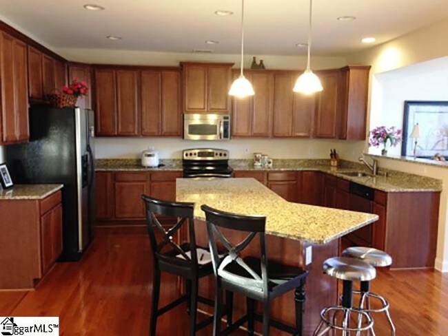 Building Photo - 105 Highgrove Ct