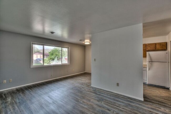 Foto del edificio - NOVEMBER RENT FREE!!! WATER/SEWER INCLUDED...