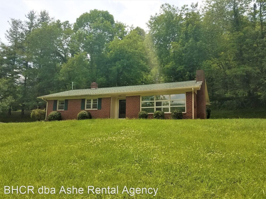 Primary Photo - 3 br, 1.5 bath House - 626 E Buck Mtn Rd