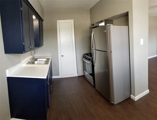 Building Photo - 5534 Eskridge St