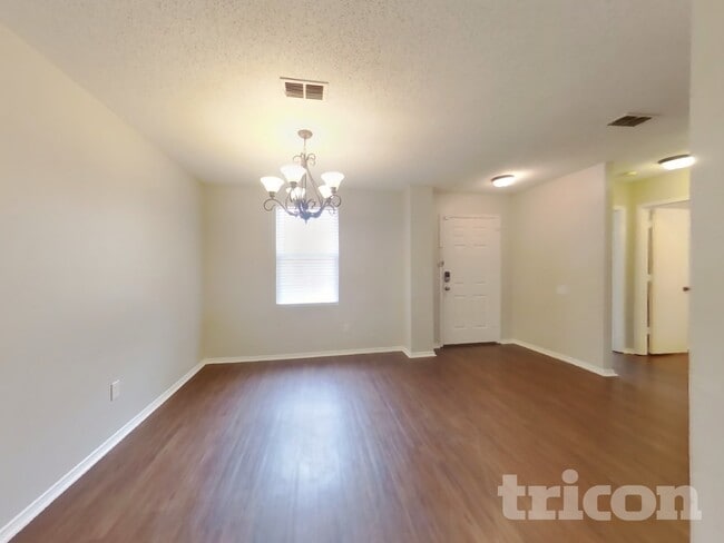 Building Photo - 1415 Lochspring Dr