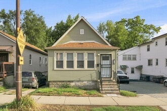 Building Photo - 310 E 138th St