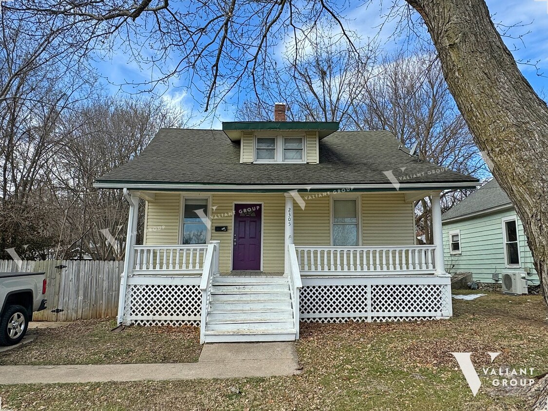 Primary Photo - Charming 3-Bedroom, 1-Bathroom Craftsman B...