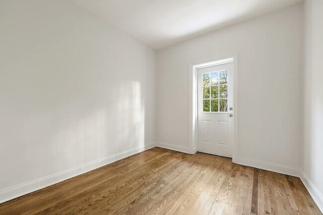 Foto del edificio - 908 Sterling Pl