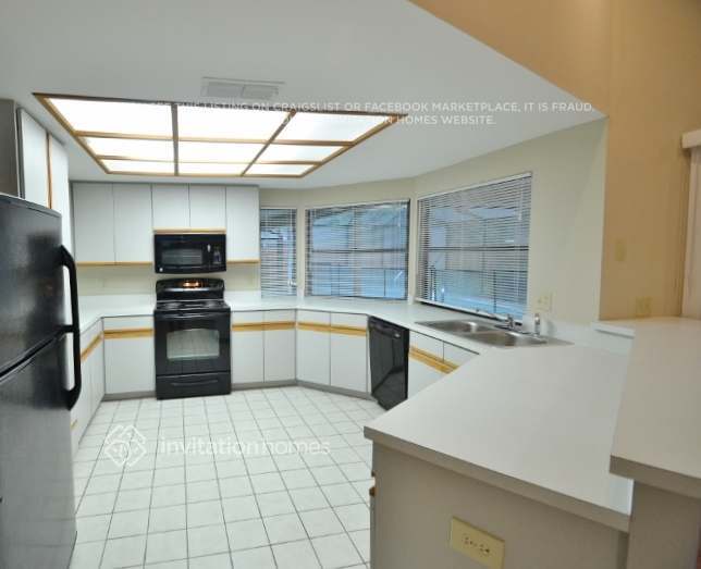 Building Photo - 4112 Kipling Ave