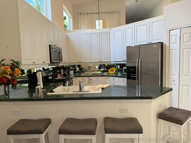 Foto del edificio - 324 Sunset Bay Ln