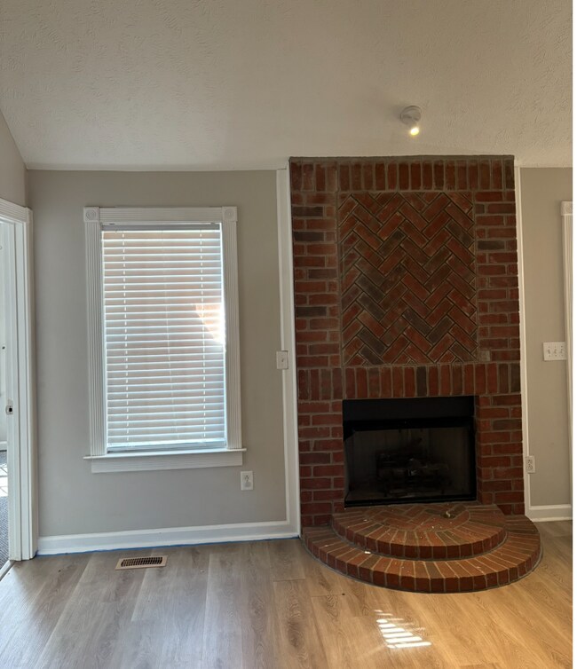 Foto del edificio - 6428 Paddington Way